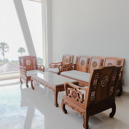 Oyo 1194 Villa Bukit Panderman Residence Бату Екстериор снимка