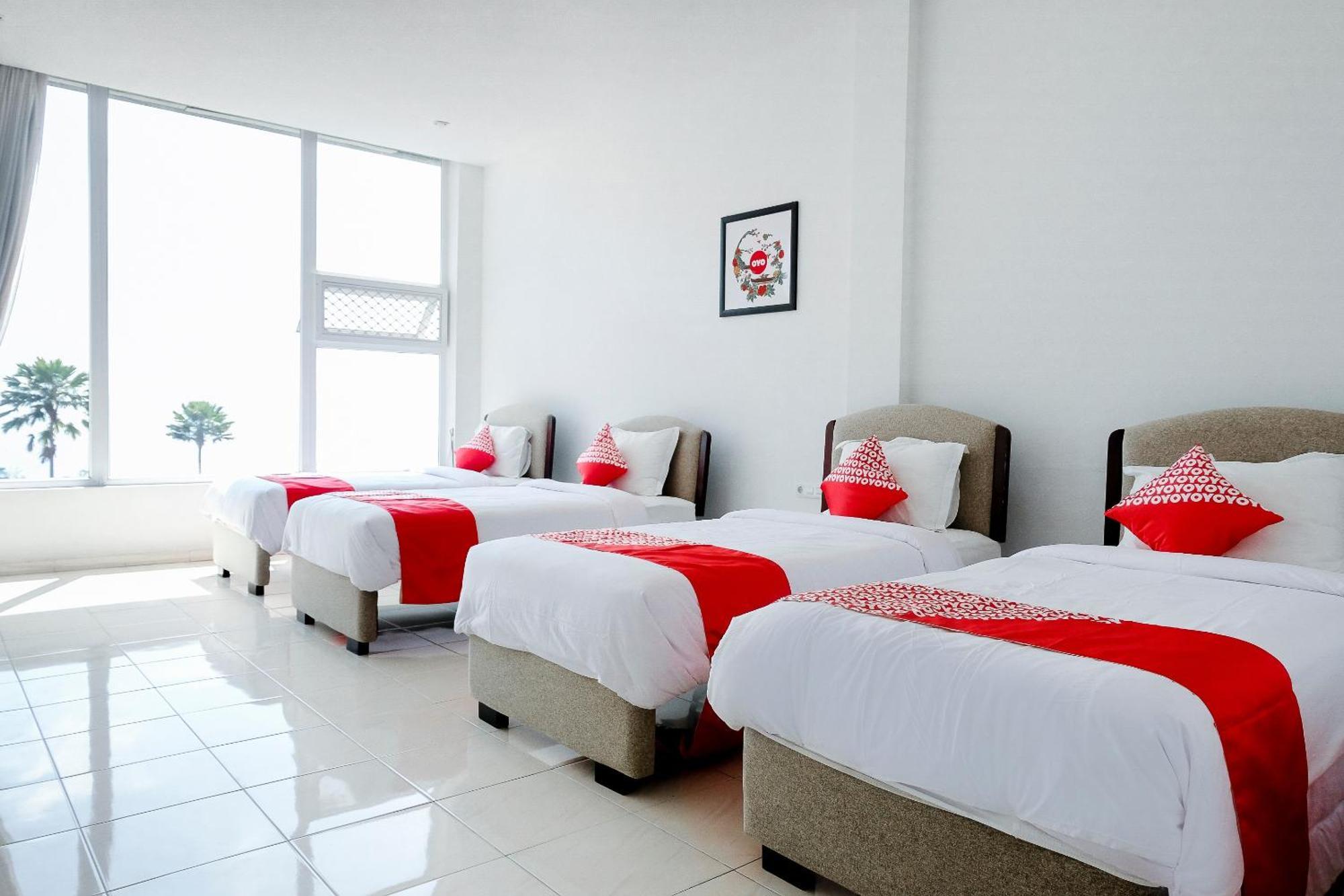 Oyo 1194 Villa Bukit Panderman Residence Бату Екстериор снимка