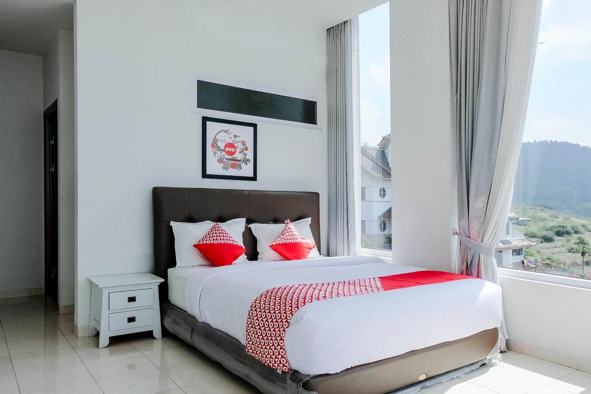 Oyo 1194 Villa Bukit Panderman Residence Бату Екстериор снимка