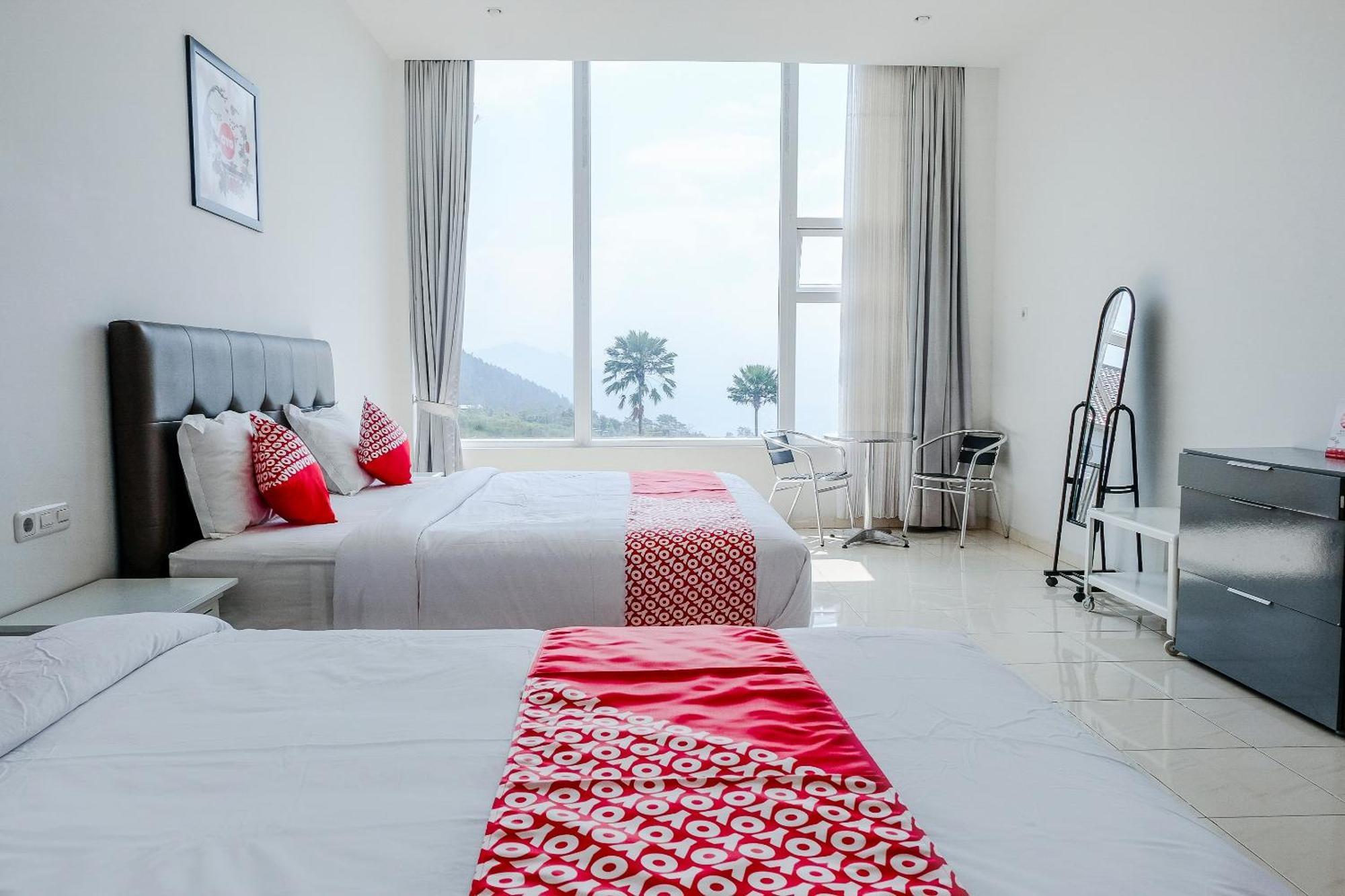 Oyo 1194 Villa Bukit Panderman Residence Бату Екстериор снимка
