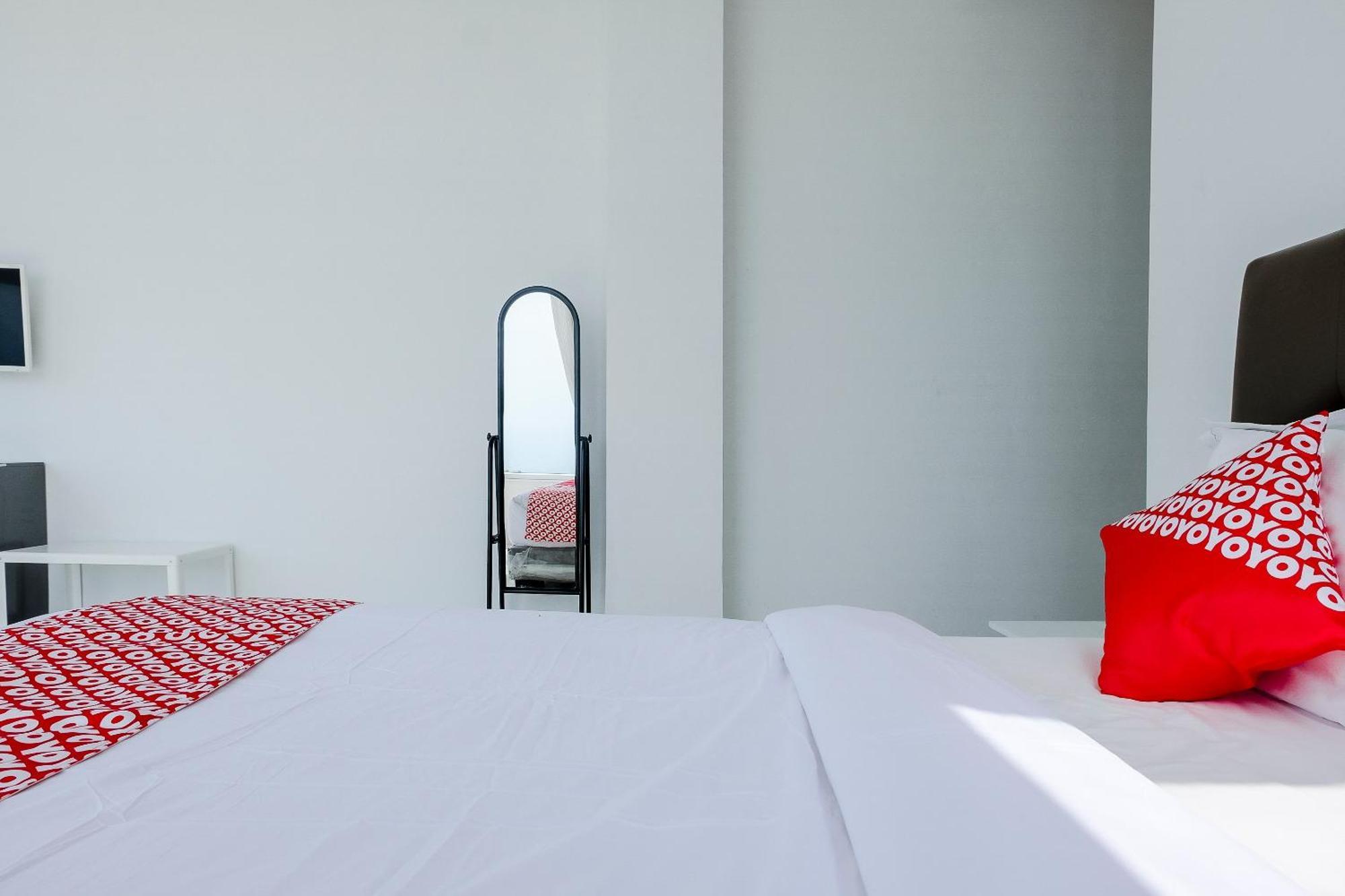 Oyo 1194 Villa Bukit Panderman Residence Бату Екстериор снимка