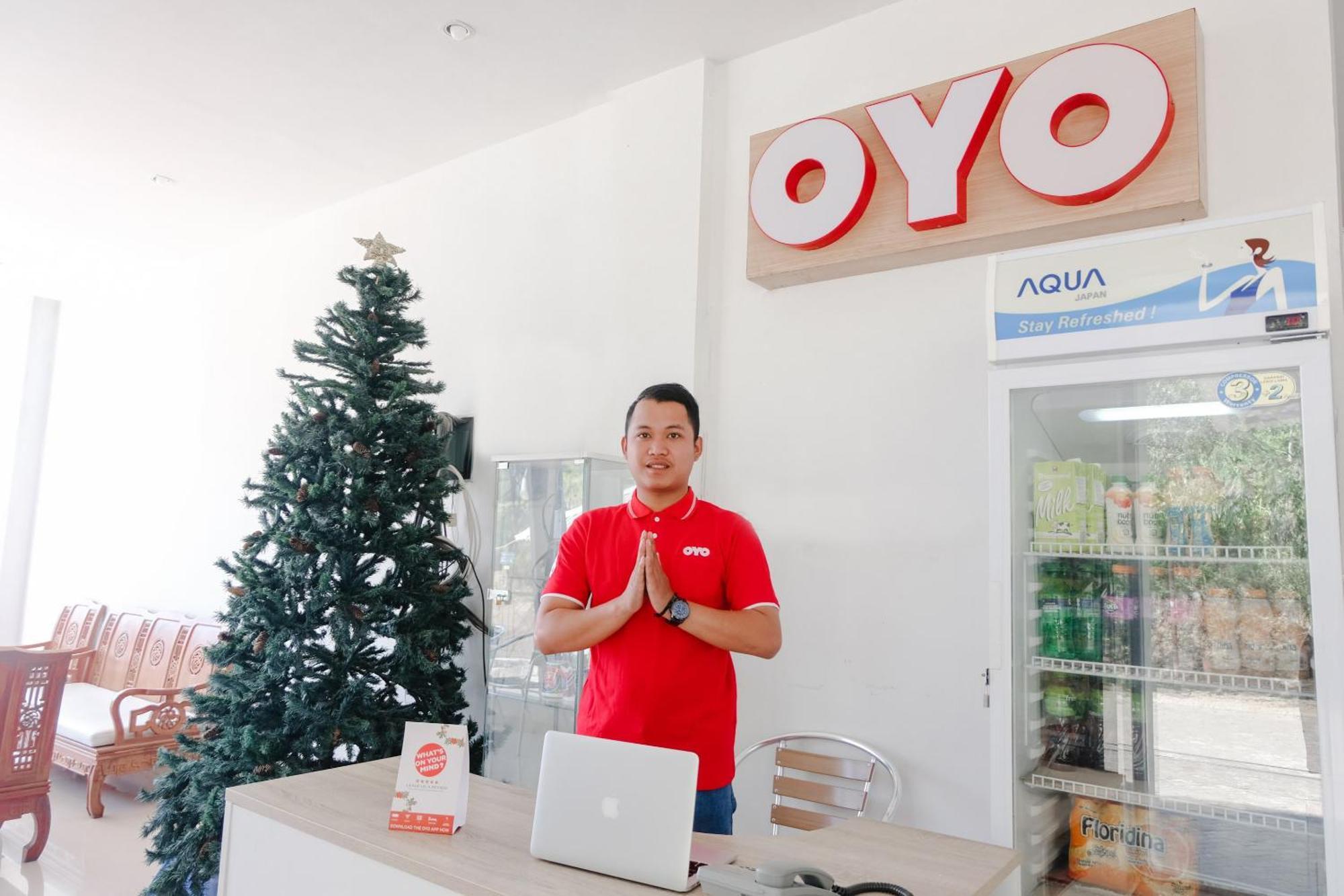 Oyo 1194 Villa Bukit Panderman Residence Бату Екстериор снимка