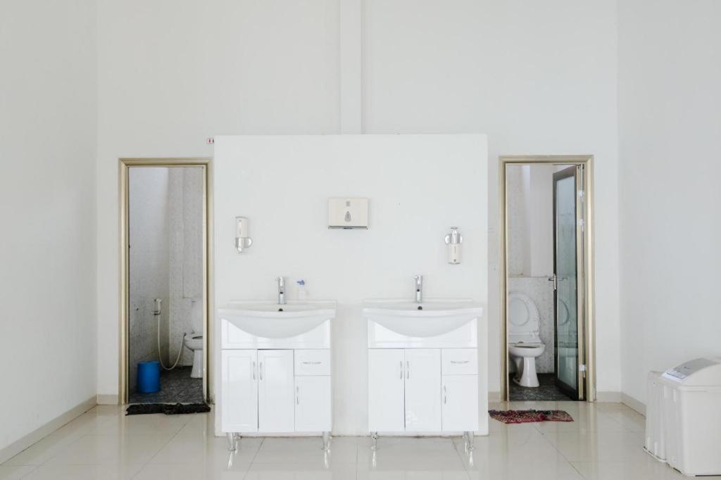 Oyo 1194 Villa Bukit Panderman Residence Бату Екстериор снимка