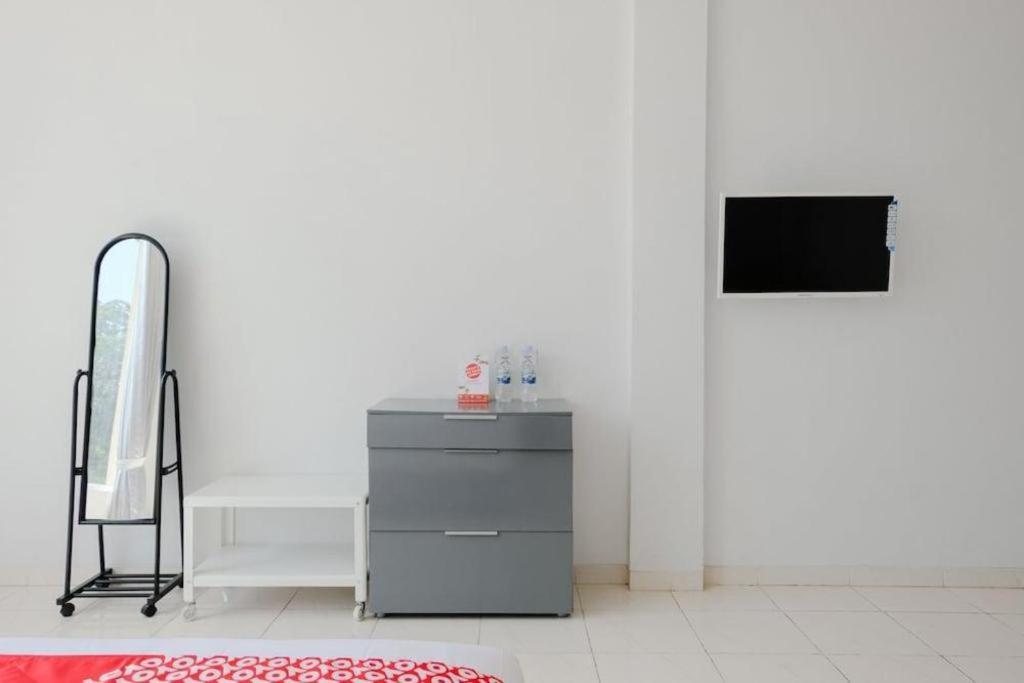 Oyo 1194 Villa Bukit Panderman Residence Бату Екстериор снимка