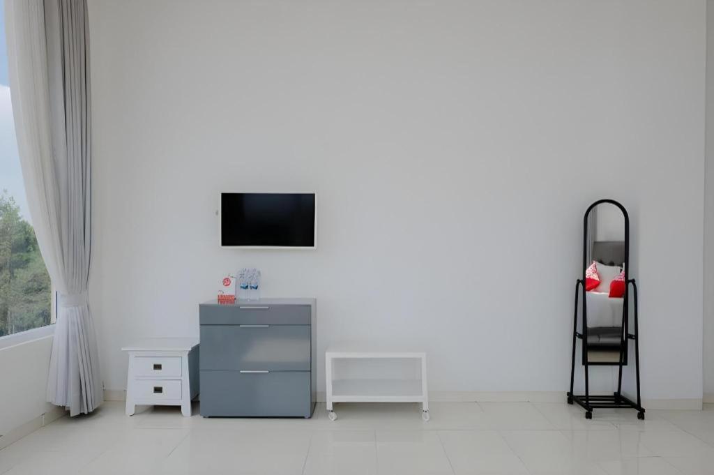 Oyo 1194 Villa Bukit Panderman Residence Бату Екстериор снимка