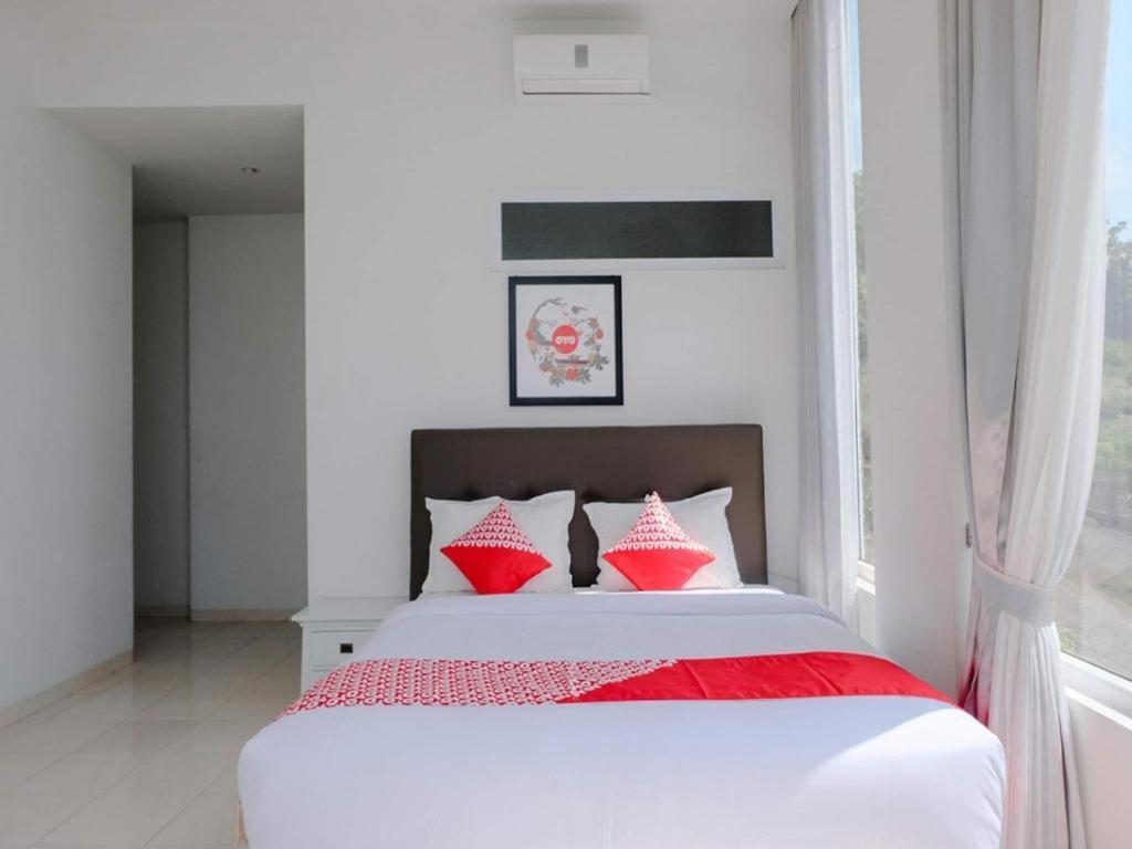 Oyo 1194 Villa Bukit Panderman Residence Бату Екстериор снимка