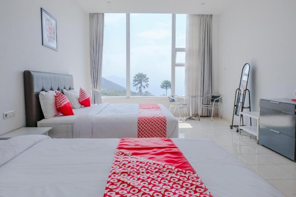 Oyo 1194 Villa Bukit Panderman Residence Бату Екстериор снимка